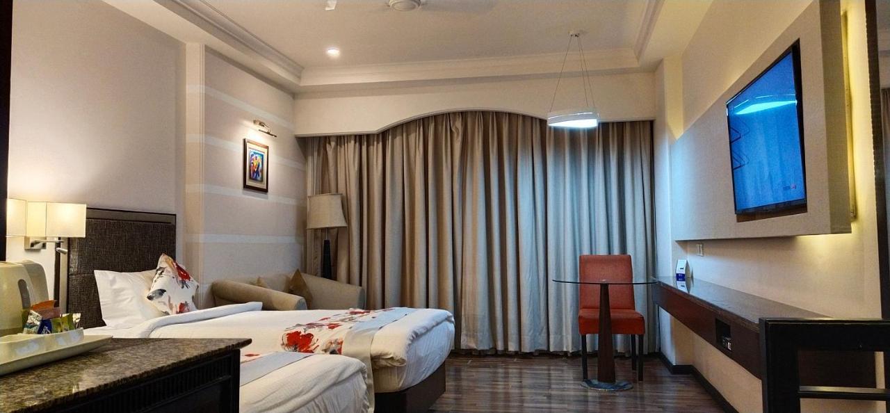 Inn Riviera Jammu Exterior foto