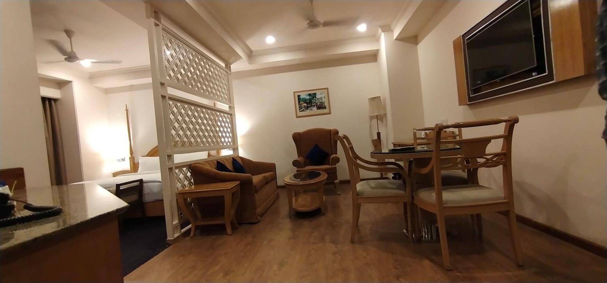 Inn Riviera Jammu Exterior foto