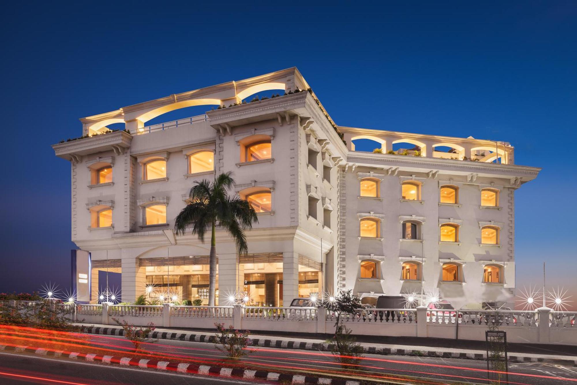 Inn Riviera Jammu Exterior foto